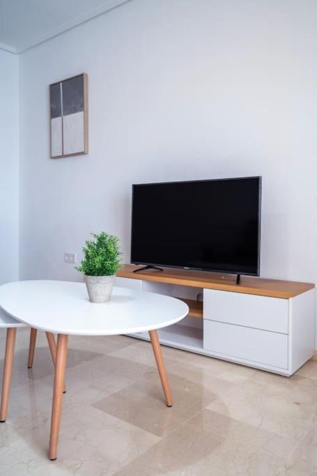 Amplio Apartamento 2 Dormitorios Cerca De La Playa อาลิกันเต ภายนอก รูปภาพ
