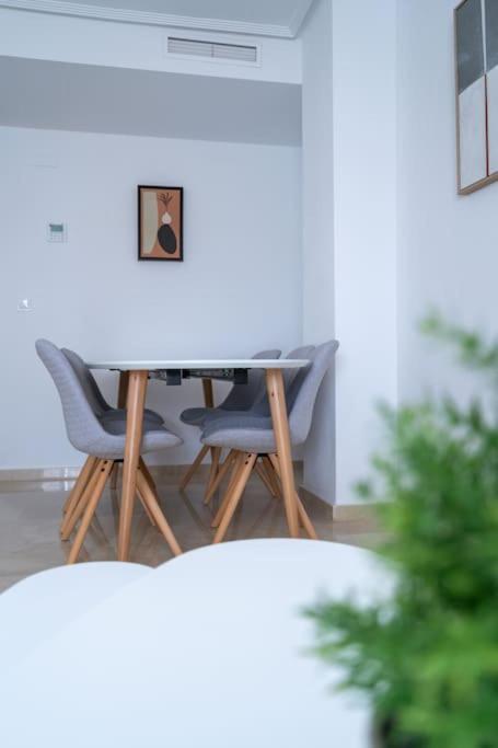 Amplio Apartamento 2 Dormitorios Cerca De La Playa อาลิกันเต ภายนอก รูปภาพ